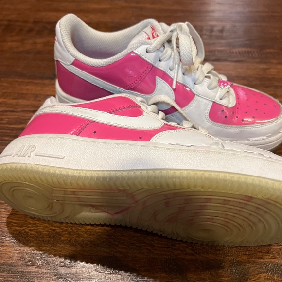 Nike 2007 pink Valentines shoe - Picture 1 of 3
